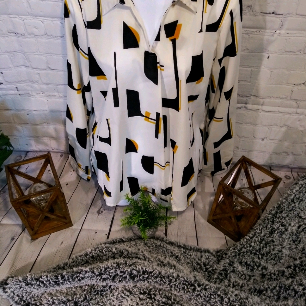 Woman's long sleeve shirt
